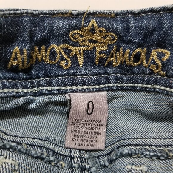 Almost Famous jeans 0 distressed whiskered stretch low rise waist denim grunge - Picture 14 of 15